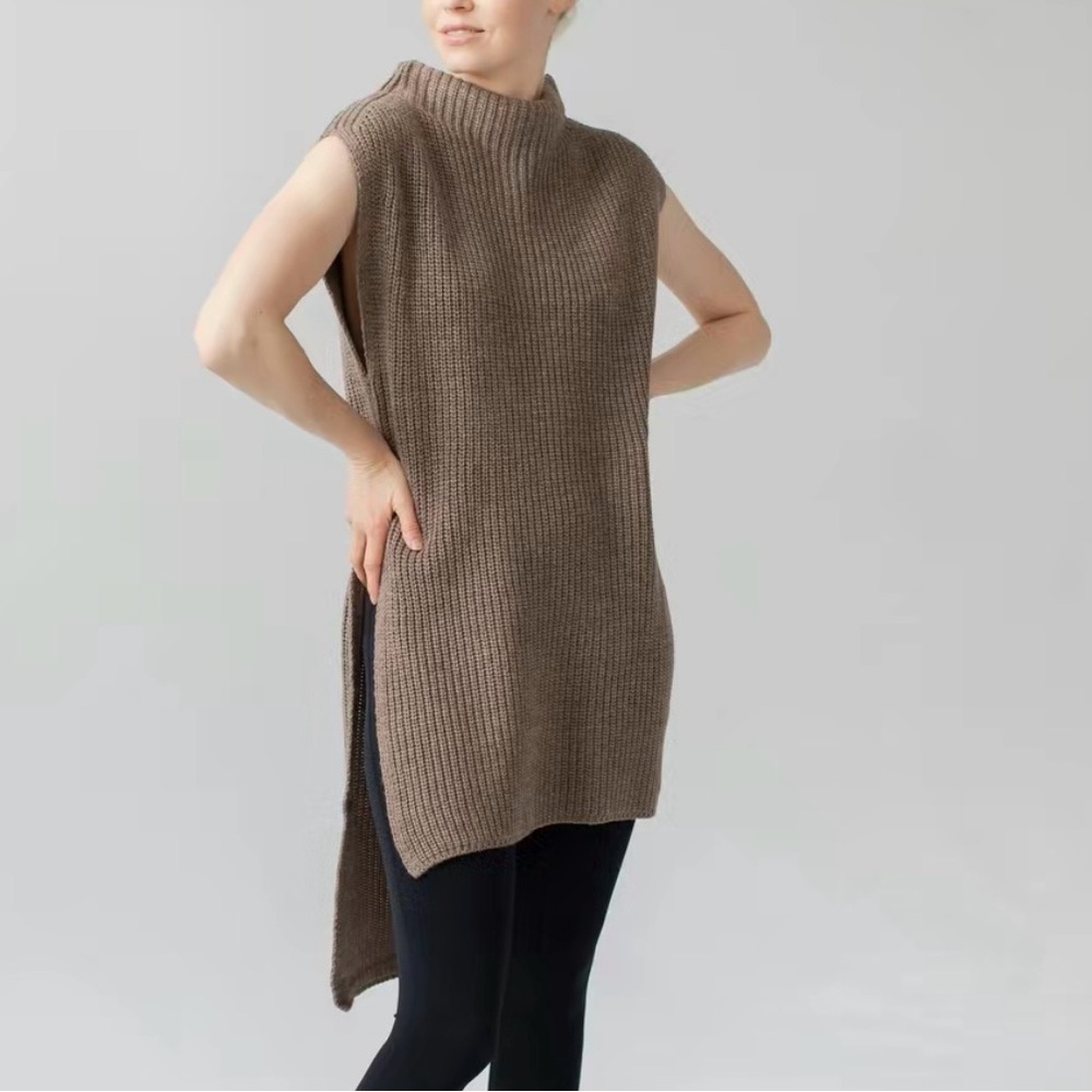 Sleeveless Brown or black Knit Sweater
